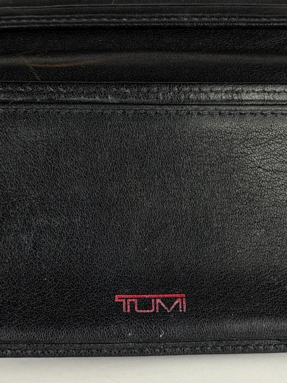 TUMI Black Full Grain Leather Bi-Fold Wallet | Classic Professional Billfold